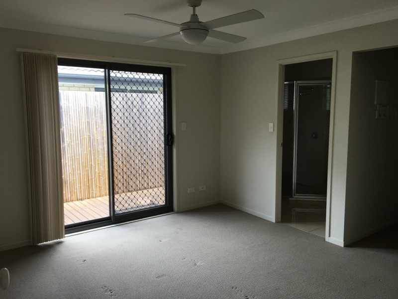 4 Eurella Street, Pacific Pines QLD 4211