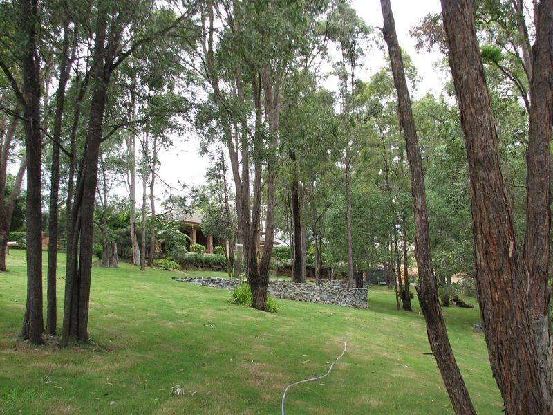 5 Barlee Place, Maudsland QLD 4210