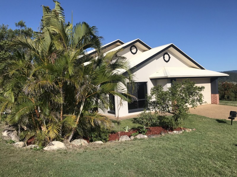 57 Manra Way, Pacific Pines QLD 4211