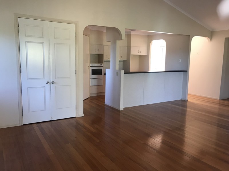 57 Manra Way, Pacific Pines QLD 4211