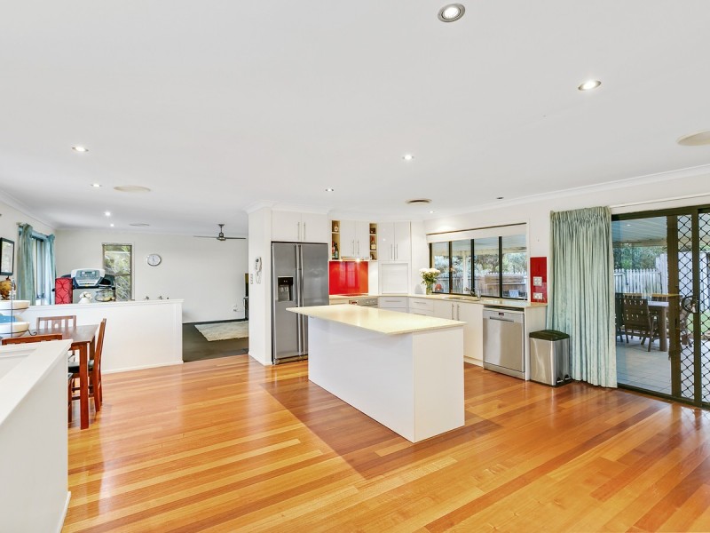 6 Tanya Court, Benowa QLD 4217