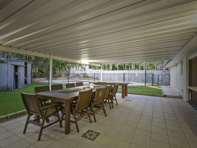 6 Tanya Court, Benowa QLD 4217