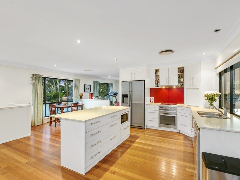 6 Tanya Court, Benowa QLD 4217