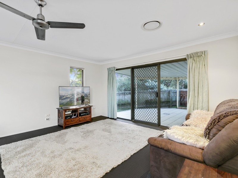 6 Tanya Court, Benowa QLD 4217