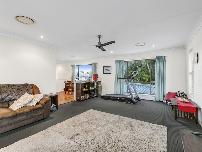 6 Tanya Court, Benowa QLD 4217