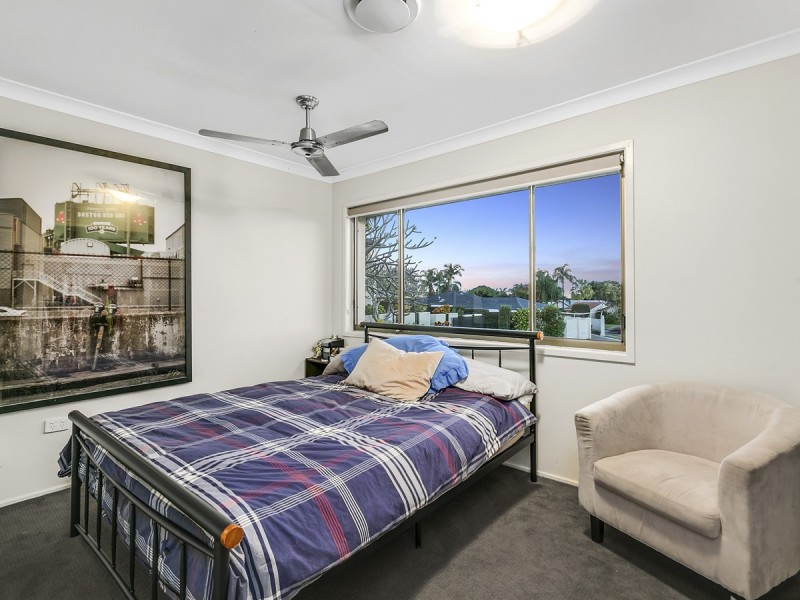 6 Tanya Court, Benowa QLD 4217