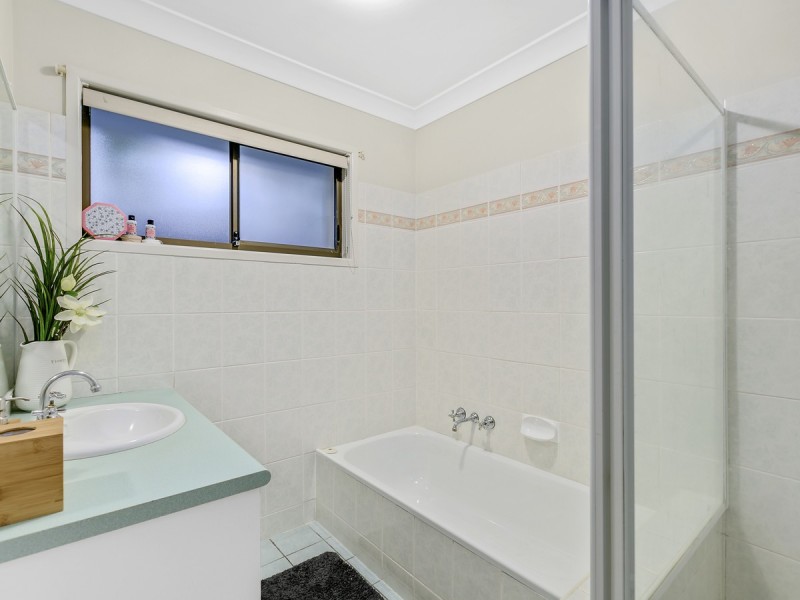 6 Tanya Court, Benowa QLD 4217