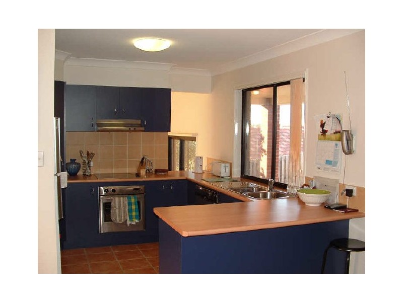 6 Temoe Rise, Pacific Pines QLD 4211