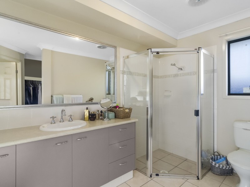 72 Regatta Avenue, Oxenford QLD 4210