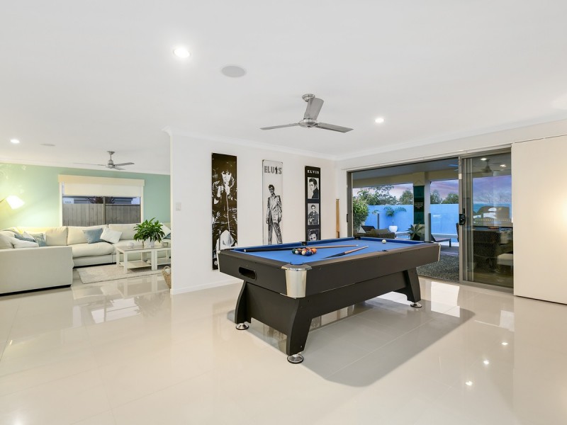 26 Fletcher Crescent, Pacific Pines QLD 4211