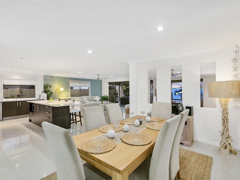 26 Fletcher Crescent, Pacific Pines QLD 4211