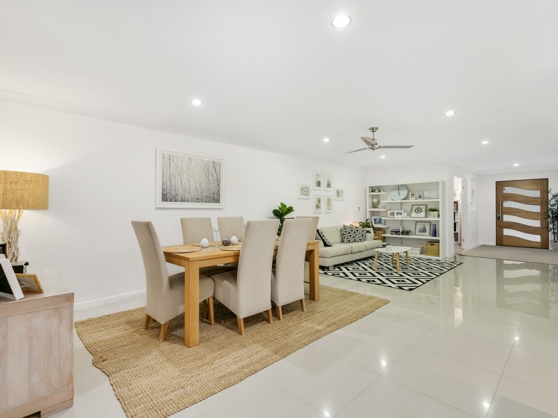 26 Fletcher Crescent, Pacific Pines QLD 4211