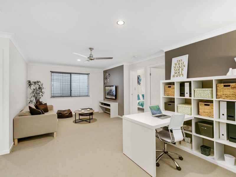 26 Fletcher Crescent, Pacific Pines QLD 4211