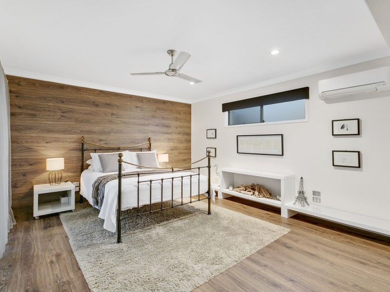 26 Fletcher Crescent, Pacific Pines QLD 4211