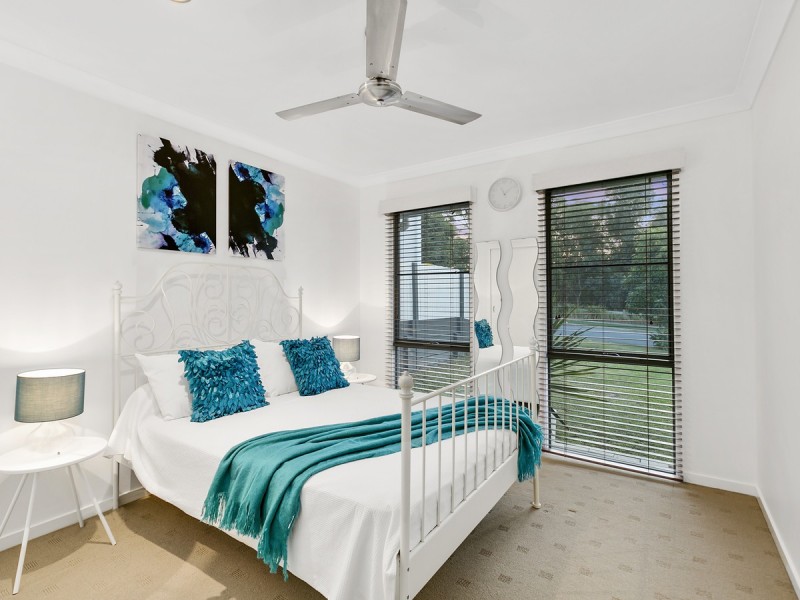 26 Fletcher Crescent, Pacific Pines QLD 4211