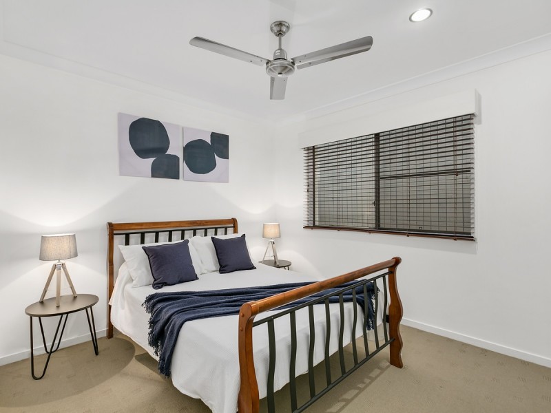 26 Fletcher Crescent, Pacific Pines QLD 4211