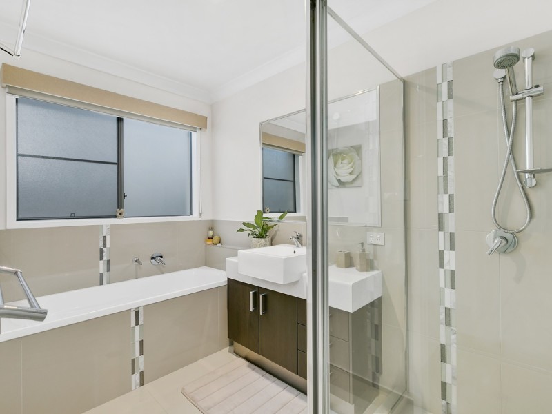 26 Fletcher Crescent, Pacific Pines QLD 4211