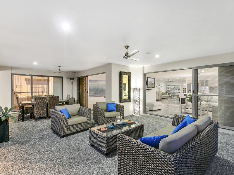 26 Fletcher Crescent, Pacific Pines QLD 4211