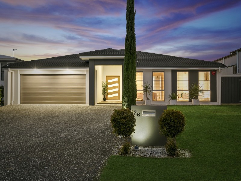 26 Fletcher Crescent, Pacific Pines QLD 4211