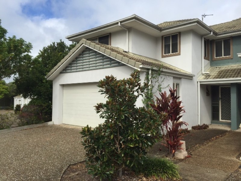 13/1-3 Carnarvon Court, Oxenford QLD 4210