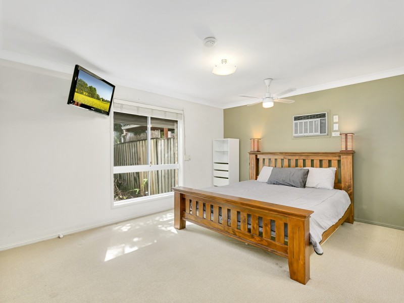 6 Nauru Place, Pacific Pines QLD 4211