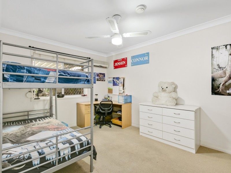 6 Nauru Place, Pacific Pines QLD 4211