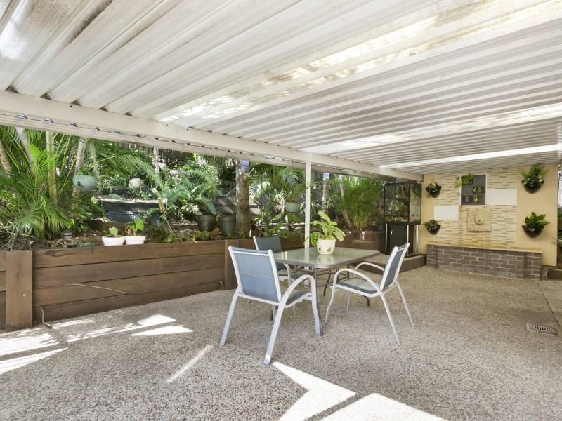 6 Nauru Place, Pacific Pines QLD 4211