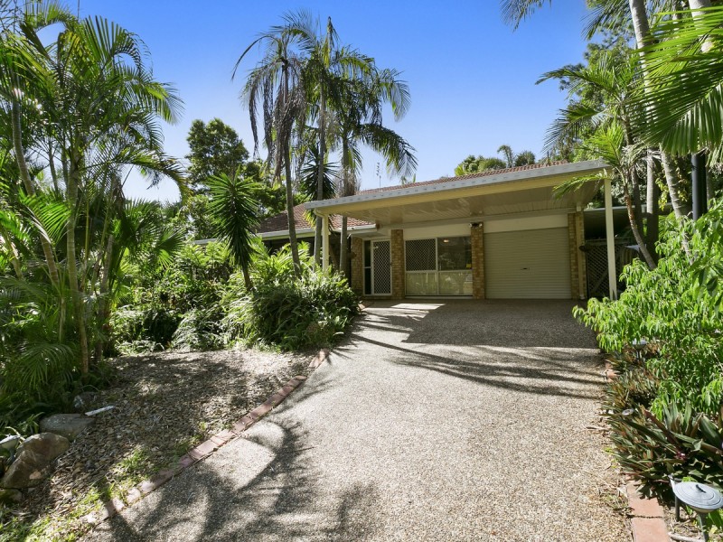 6 Nauru Place, Pacific Pines QLD 4211