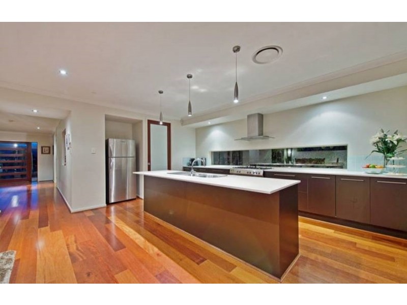 15 Summer Hill Crescent, Maudsland QLD 4210