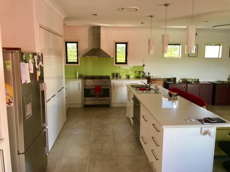6 Essen Place, Oxenford QLD 4210