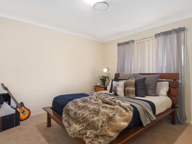 5 Peckham Court, Pacific Pines QLD 4211