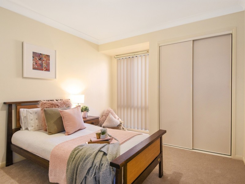 5 Peckham Court, Pacific Pines QLD 4211