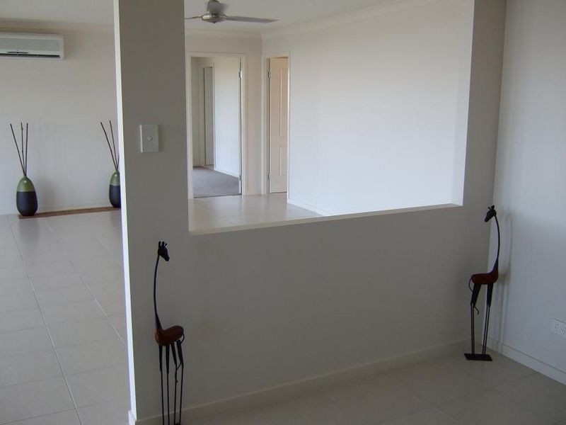 15 Bowley Street, Pacific Pines QLD 4211