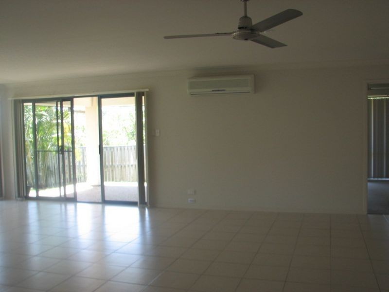 15 Bowley Street, Pacific Pines QLD 4211
