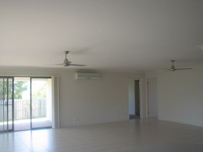 15 Bowley Street, Pacific Pines QLD 4211