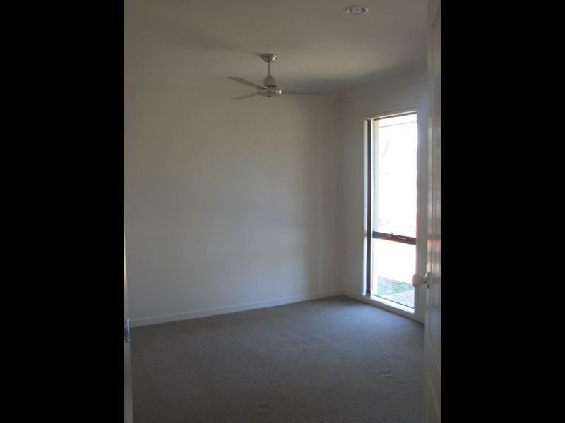 15 Bowley Street, Pacific Pines QLD 4211