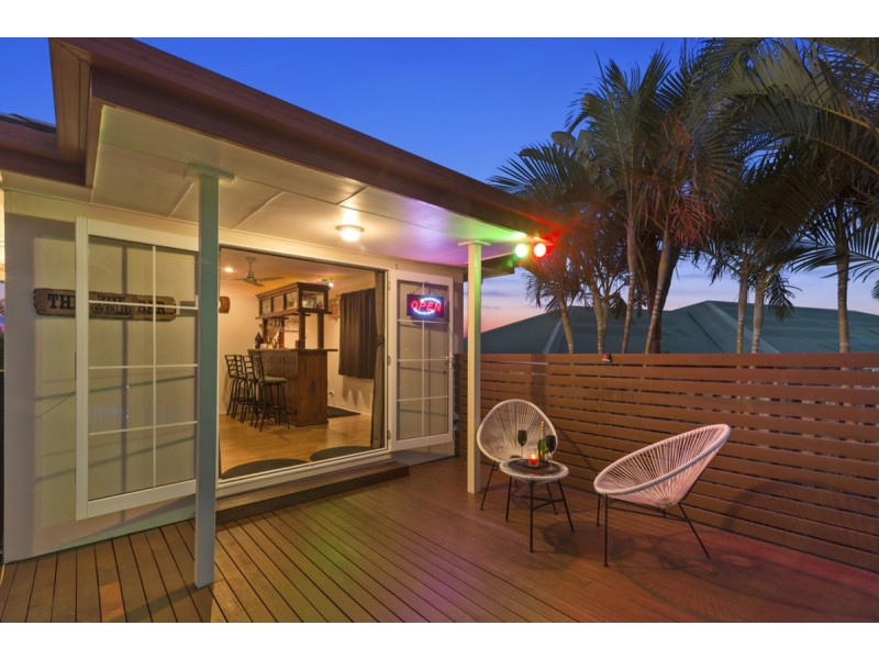 6 Kanton Place, Pacific Pines QLD 4211