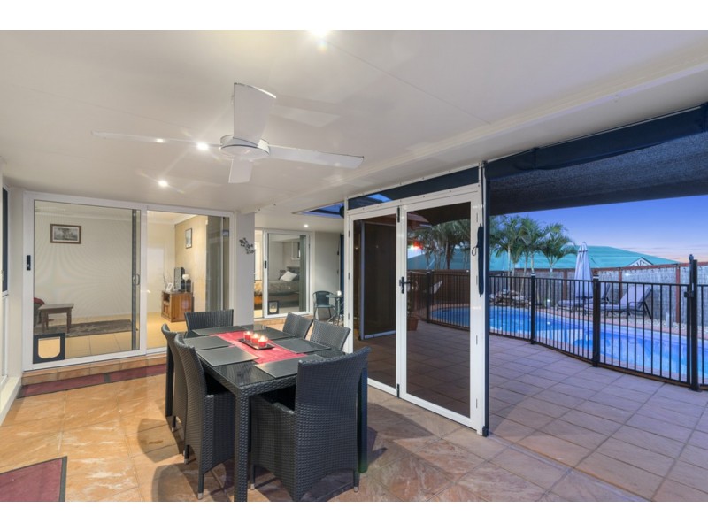 6 Kanton Place, Pacific Pines QLD 4211