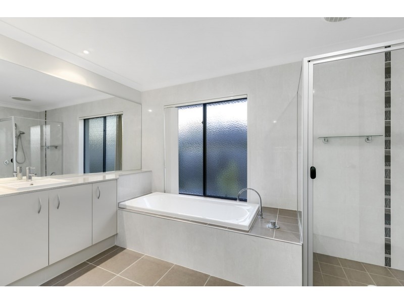 26 Mcauley Parade, Pacific Pines QLD 4211