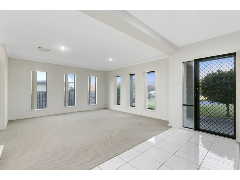 26 Mcauley Parade, Pacific Pines QLD 4211