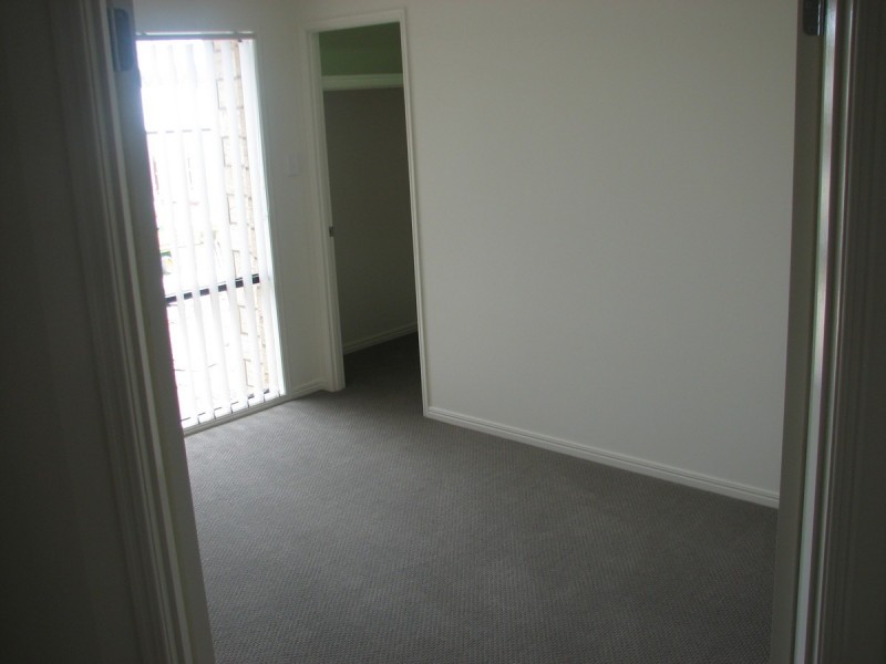 70 Hawkesbury Avenue, Pacific Pines QLD 4211