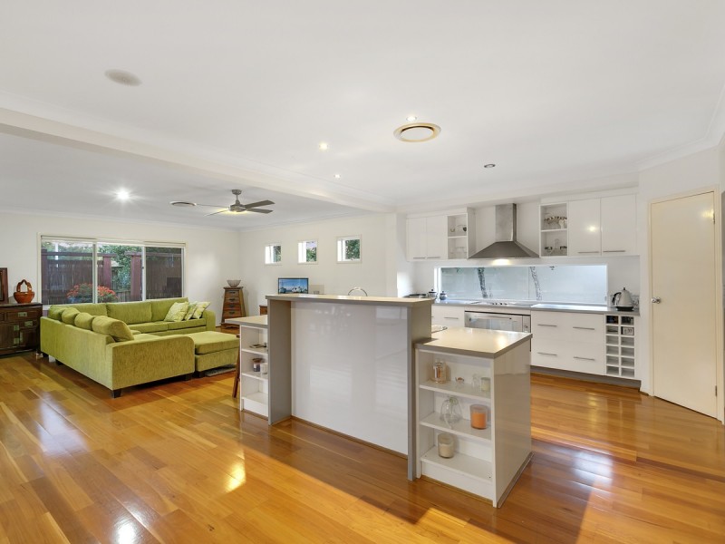 12 Thames Place, Oxenford QLD 4210