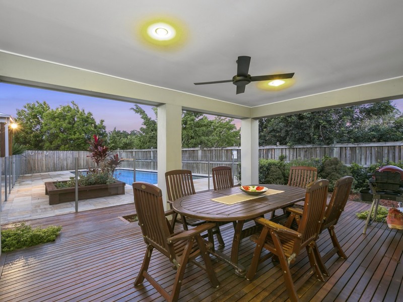 12 Thames Place, Oxenford QLD 4210