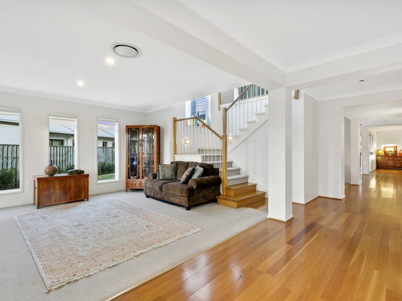 12 Thames Place, Oxenford QLD 4210