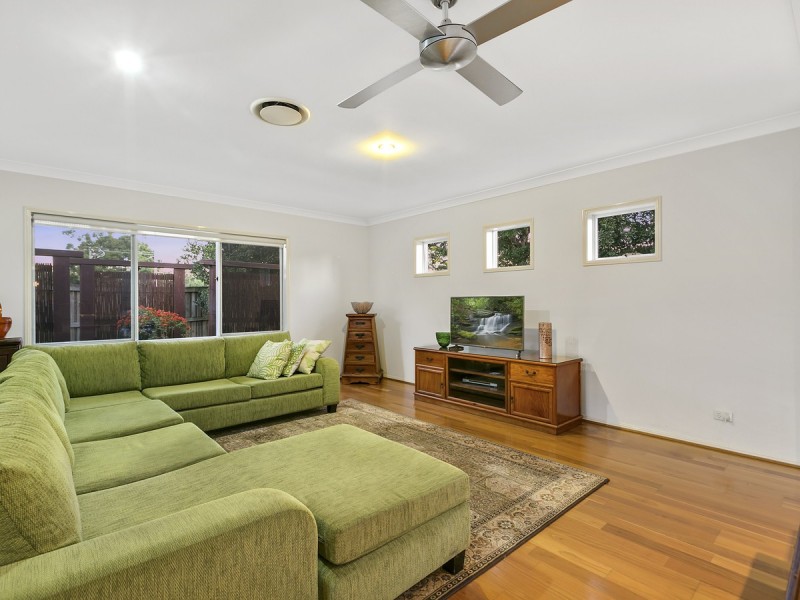 12 Thames Place, Oxenford QLD 4210