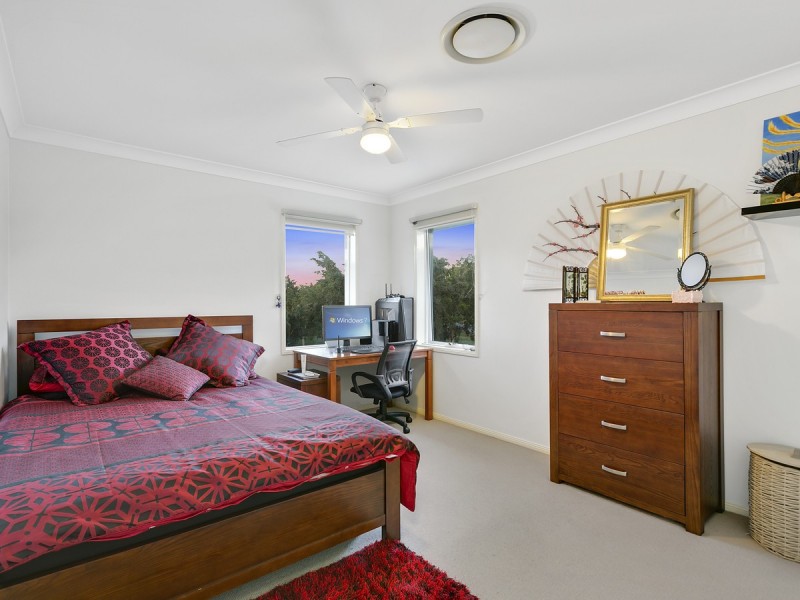 12 Thames Place, Oxenford QLD 4210