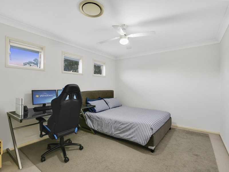 12 Thames Place, Oxenford QLD 4210