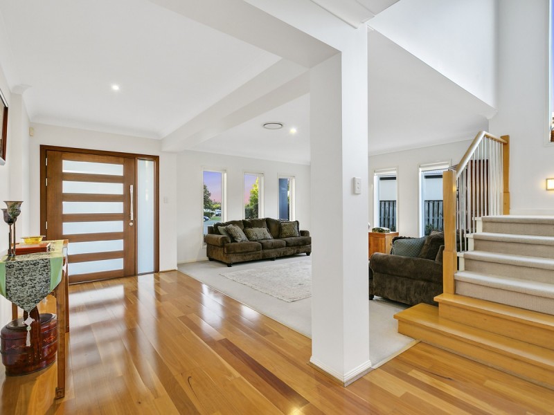 12 Thames Place, Oxenford QLD 4210