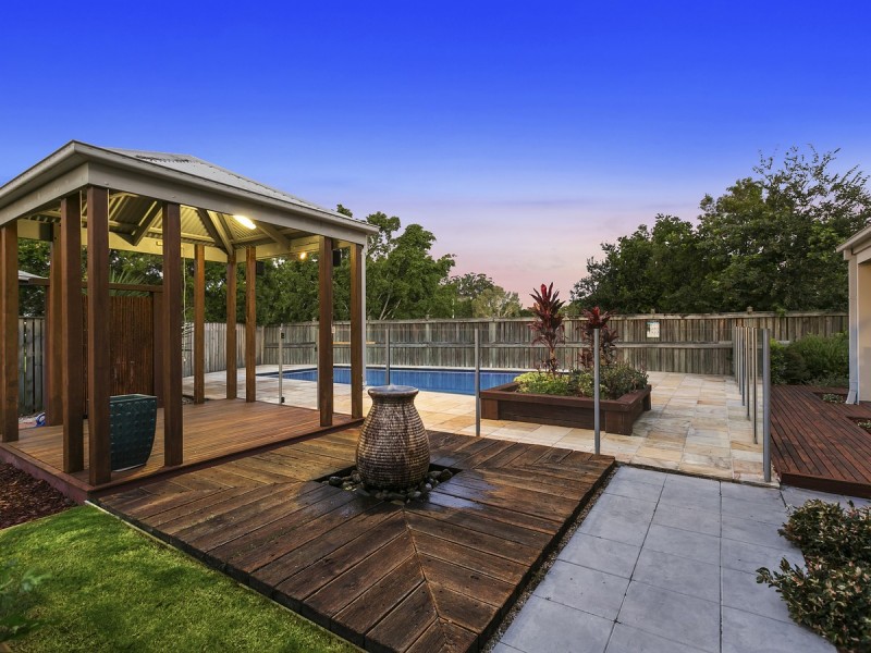 12 Thames Place, Oxenford QLD 4210