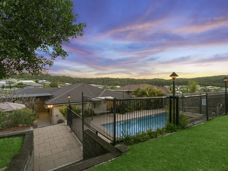 40 Hawkesbury Avenue, Pacific Pines QLD 4211